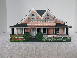 SHEILA&#39;S MAR18 WOOD SHELF SITTER SHRIMP COTTAGE OAK BLUFFS MASS 2001 LTD... - $183.60 MXN