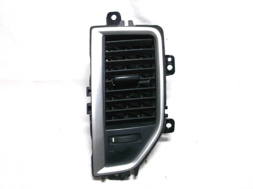 17-18-19 NISSAN TITAN  FRONT CENTER CONSOLE PASSENGER  SIDE AIR DUCT/VENT - $37.80