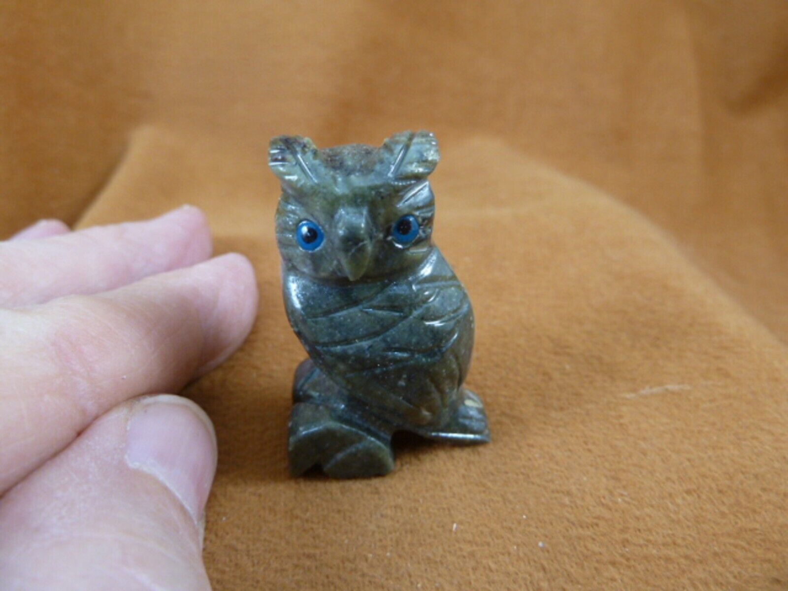 (Y-BIR-OW-70) green Serpentine HORNED OWL figurine SOAPSTONE Peru owls o... - $13.09
