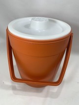 Vintage RUBBERMAID Ice Bucket w/ Lid Handle Orange #2260 Cooler Farmhouse Picnic - £9.16 GBP