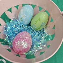 Vintage Hand Crafted Easter Egg Ornaments Metal Bucket + Extras Lot Of 4... - €10,25 EUR