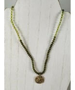Coldwater Creek Necklace Green Tone Beaded Stamped Floral Pendant 20&quot; - €14,40 EUR