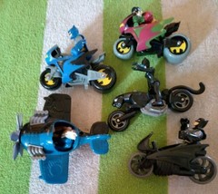 Fisher Price TM DC comics (s11) Lot of 5 Combo Charcters With Motorcycles - £72.01 GBP