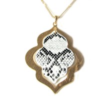 30 inch Snakeskin Print Leatherette Quatrefoil Metal Pendant Long Necklace Fashi - £8.22 GBP