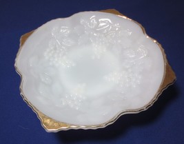 Vtg ANCHOR HOCKING WHITE MILK GLASS GRAPES DISH LOW COMPOTE GOLD RIM - $15.00