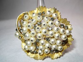 Vintage Signed BSK Faux Pearl Textured GoldTone Rhinestone Large Pin Bro... - £46.39 GBP