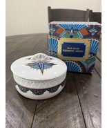 Elizabeth Arden Blue Grass Dusting Powder Porcelain Pharaoh Bird Memoire... - $69.29