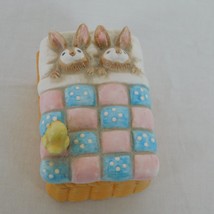 Easter Trinket Box Ceramic Bunny Rabbit Basket Bed Quilt Vtg 2 Pc R Dakin 1984 - £11.60 GBP