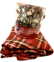 66 In Round Red Buffalo Plaid Tablecloth W 18 Pc Wilton Holiday Cookie Cutters - £30.47 GBP