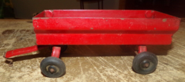 1/32 vintage unbranded metal flair box wagon in good shape used - $9.89