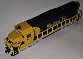 Bachmann HO Scale Santa Fe #3514 GP38-2 Diesel Dummy Train Blue &amp; Yellow Kadee - £27.55 GBP