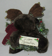 Russ Berrie Stuffed animal Moose GUSTO 8&quot; Winter Decoration Merrykissmoose - £26.02 GBP