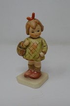 Goebel Hummel 1994 I Brought You a Gift Figurine #284 - £15.75 GBP