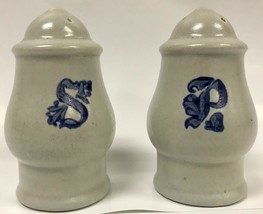 Pfaltzgraff Yorktowne Stoneware Salt &amp; Pepper Shakers Great For Collection! - £14.11 GBP