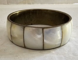 Vintage Brass &amp; Mother of Pearl Bangle Bracelet Costume Jewelry - £14.80 GBP