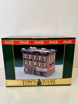 Coca-Cola Town Square Jacobs’ Pharmacy Lighted Christmas Village 1990s - $1,196.30 MXN