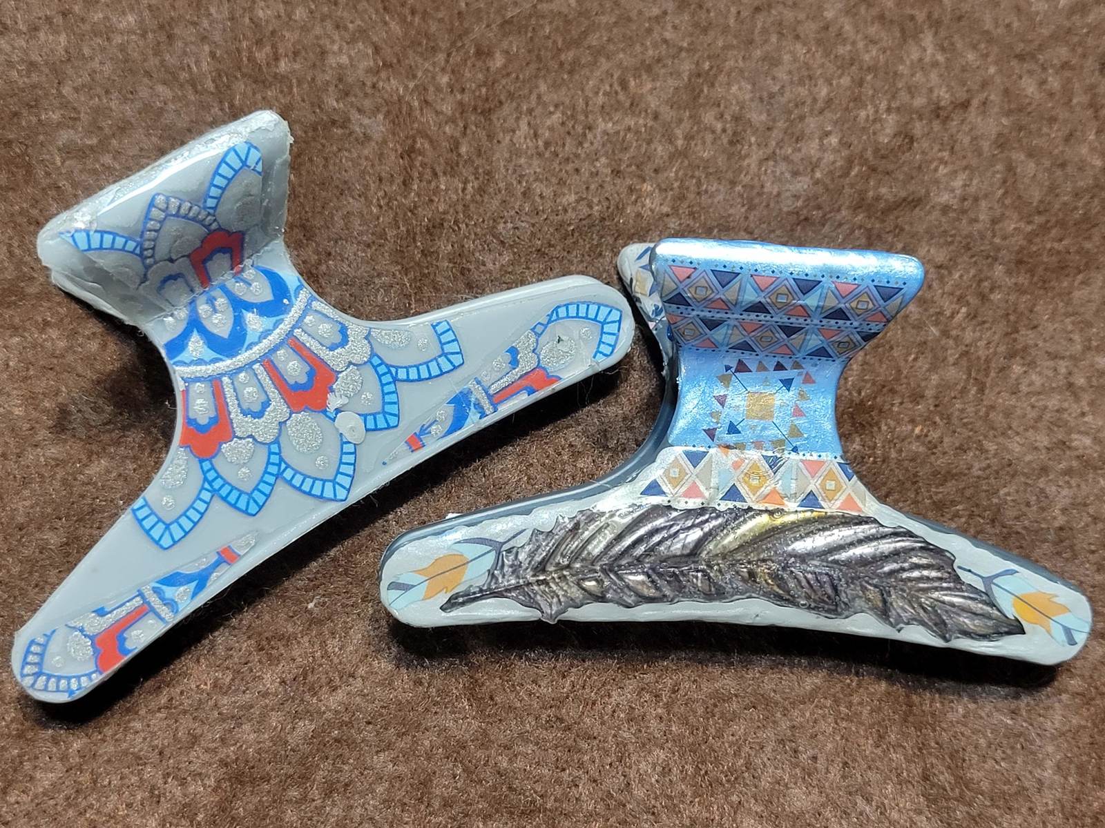 Two Hairclaws of Graphic embellishment.C.2025 - $10.00