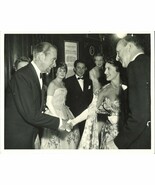 *Jesse L. Lasky Jr. Meets Princess Margaret in London at Carlton Theatre... - €64,66 EUR