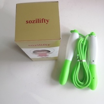 sozilifty jump ropes Adjustable Length Skipping Rope for Women, Men and Kids - £10.44 GBP