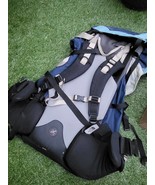 The North Face Hiking Back Pack Pre owned Please check our photos - $1,636.73 MXN