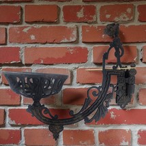 Antique Cast Iron Wall Mount Oil Lamp Lantern Swing Arm Holder Ornate w/... - $817.38 MXN