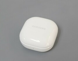 Samsung Galaxy Buds FE SM-R400 Wireless Earbud Headphones - White image 4
