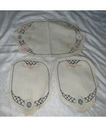 Embroidered Linen Doilies Set of 3 VTG - $479.90 MXN