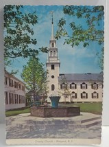 314) Postcard, Newport Rhode Island, The 1726 Trinity Church, Fountain, Garden - £5.62 GBP