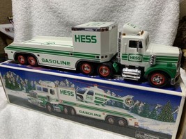 Hess Gasoline Toy Semi Truck Trailer Hauler 1995 White Green Plastic With Lights - $25.73