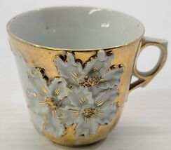 Vintage Amistad Friendship Gold Tone Floral Demitasse Coffee Cup - $9.89