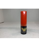 Wonder Woman X WW84 Super Lustrous Revlon Lipstick Super Heroine (002) - $307.29 MXN