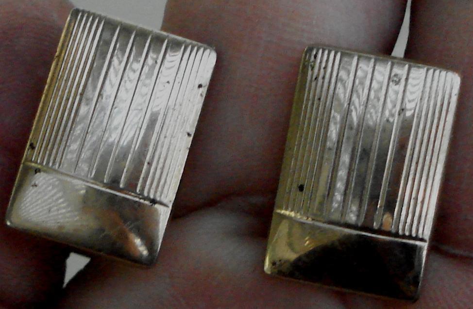 Nice Pair of Vintage Gold Tone Cufflinks, VERY GOOD CONDITION - $6.92