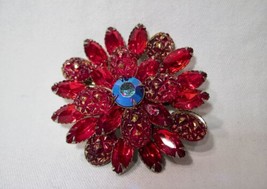 Vintage Red Molded Glass Brooch Pin K230  - £69.55 GBP