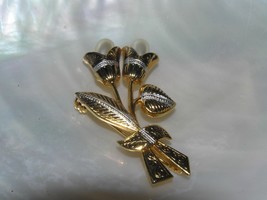 Vintage Goldtone &amp; Black Enamel Damascene Two Flower Buds with Faux Pearl Cabs  - £8.17 GBP