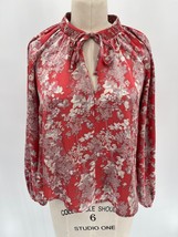 Evereve Keira Smocked Neck Blouse Sz XS Pink Silver Floral Print Peasant - £23.15 GBP