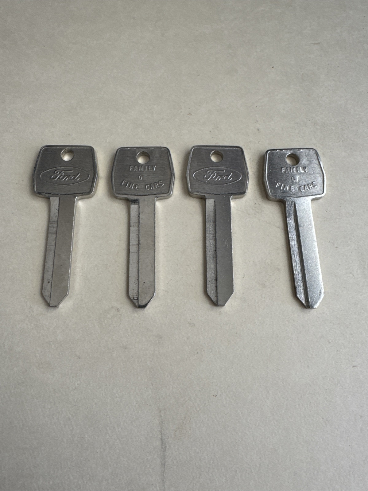 Lot Of 4 VTG FORD KEY BLANKS MUSTANG TORINO FAIRLANE LTD BRONCO F150 RANGER - £25.90 GBP