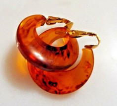 Vintage Bakelite Round Hoop 1 1/8&quot; Clip Earrings Root Beer Simichrome Te... - £55.78 GBP