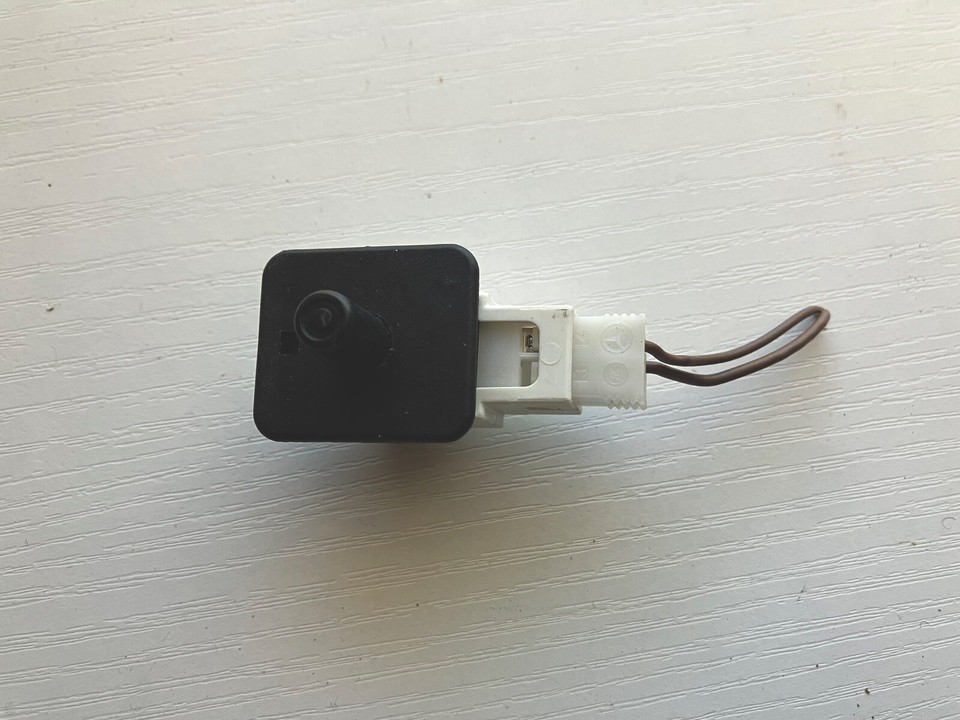 03-09 MERCEDES BENZ W211  DOOR JAM COURTESY LIGHT SWITCH OEM - $19.79