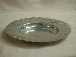 Old Vintage Hammered Aluminum Table Centerpiece w Rose Pattern Scalloped... - $39.59