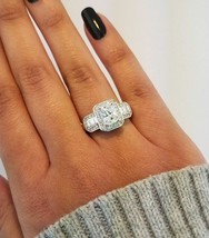 Anillo de compromiso con tres diamantes de talla esmeralda blanca de 2,80... - £206.97 GBP