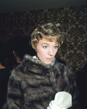 Julie Andrews 1960&#39;S Candid Pose In Fur Coat Attending Premiere 8X10 Photo - £7.66 GBP