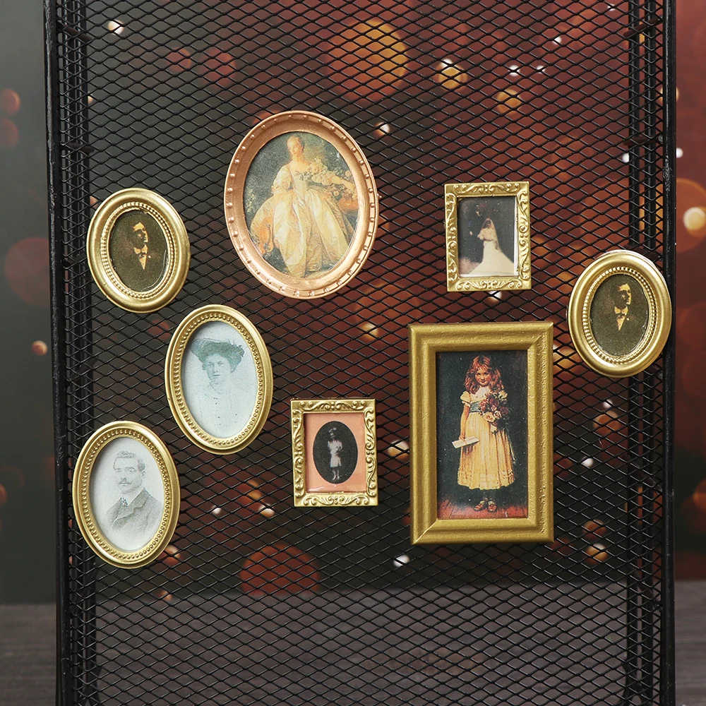 Sporting 1:12 Vintage Framed Photos Miniature A Painting Doll Accessories Resin  - £23.55 GBP