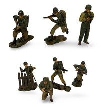 VTG 2000 21st Century Toys S. Korean &amp; WWII U.S. Infantry 7 Figures + Ba... - $27.09