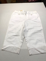 St Johns Bay Womens Sz 8 White Capri Pants Flat Front Cuffed Hem - £11.69 GBP