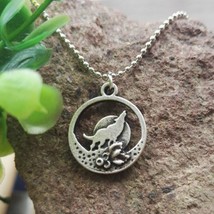 LONE WOLF NECKLACE 20&quot; Chain Pewter Pendant Outdoor Mountain Wilderness Howling - £7.14 GBP