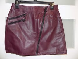 EXPRESS FAKE LEATHER PLEATHER PURPLE FRONT ZIP SKIRT SIZE 4 WOMEN'S NWOT - $24.30