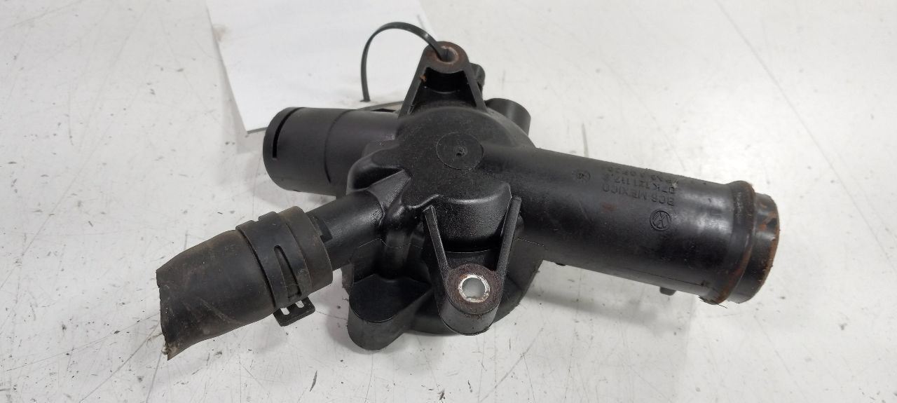 Volkswagen Rabbit Thermostat Housing Mount Bracket 2006 2007 2008 2009 - $19.94
