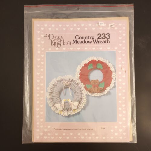 Country Meadow Wreath Quilt Craft Pattern Daisy Kingdom 17" Whimsical Goose Bear - $9.79
