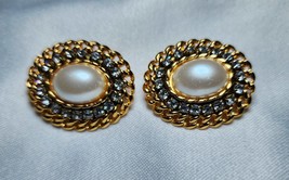 Vintage Faux Pearl Clip On Earrings Rhinestone Gold Tone Costume Jewelry Formal - £22.38 GBP