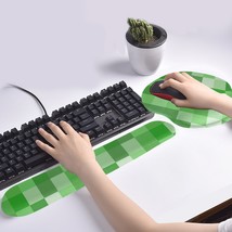 Green Pixel Gamer Mouse Pad &amp; Wrist Rest - £36.62 GBP